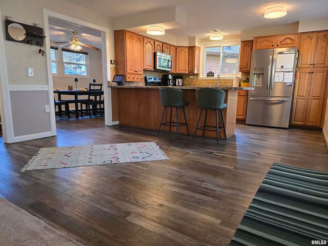 4 CRIMSON Court, Pekin, IL 61554