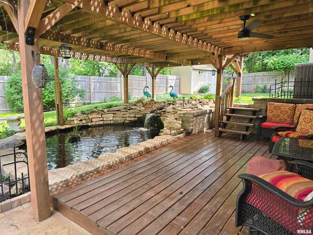 4 CRIMSON Court, Pekin, IL 61554