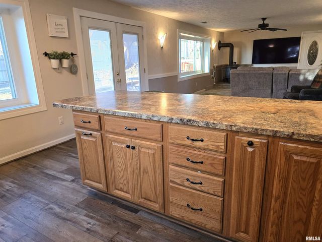 4 CRIMSON Court, Pekin, IL 61554