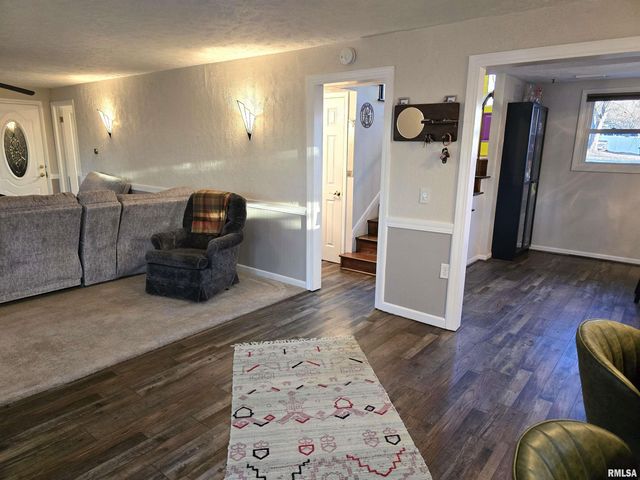 4 CRIMSON Court, Pekin, IL 61554