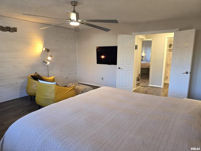 4 CRIMSON Court, Pekin, IL 61554