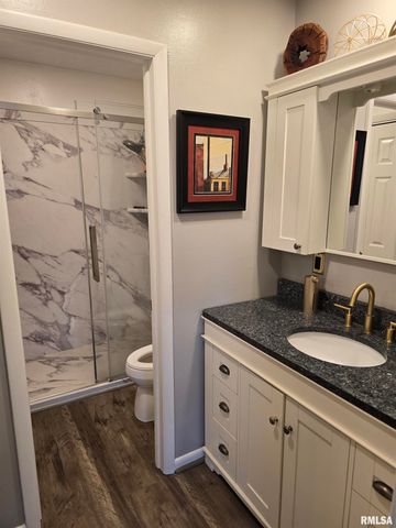 4 CRIMSON Court, Pekin, IL 61554