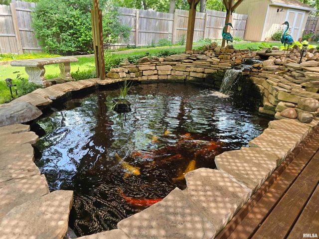 4 CRIMSON Court, Pekin, IL 61554