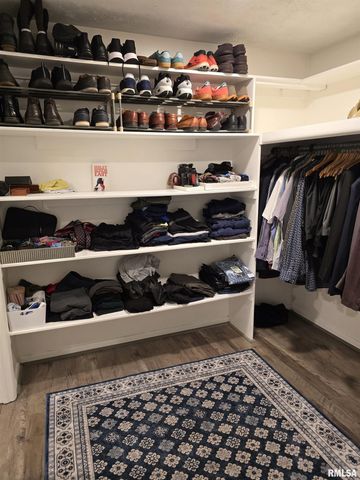 4 CRIMSON Court, Pekin, IL 61554