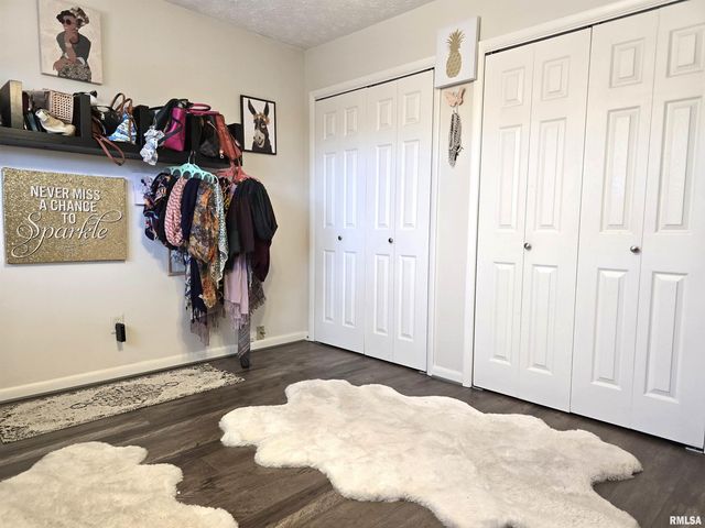 4 CRIMSON Court, Pekin, IL 61554