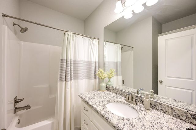 7322 Harpers Ridge Ln, Tyler, TX 75703