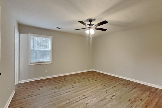 3919 Valley Brook Road, Snellville, GA 30039