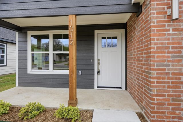 1012 S 1st Street, Sherman, TX 75090