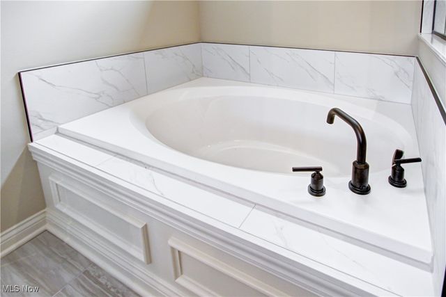 5843 Marcella Way, North Ridgeville, OH 44039