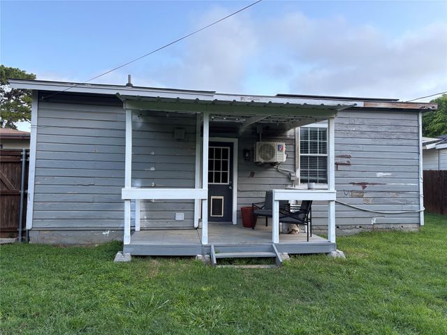 5704 Hiett Court, Fort Worth, TX 76112