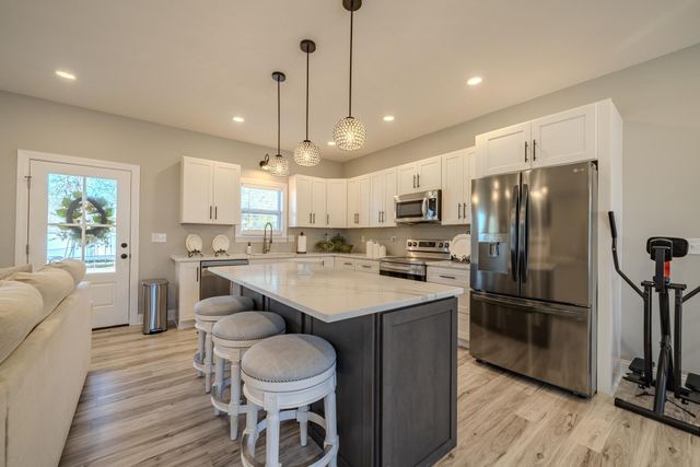 190 CORDOVA CV, Savannah, TN 38372