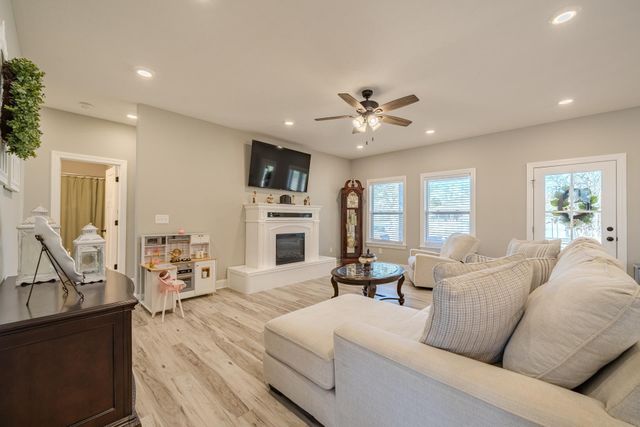 190 CORDOVA CV, Savannah, TN 38372