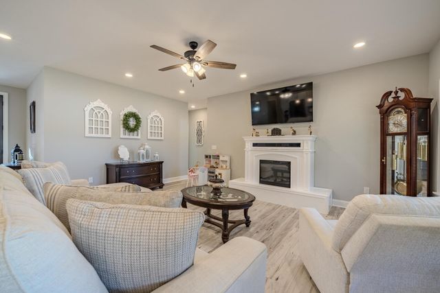 190 CORDOVA CV, Savannah, TN 38372