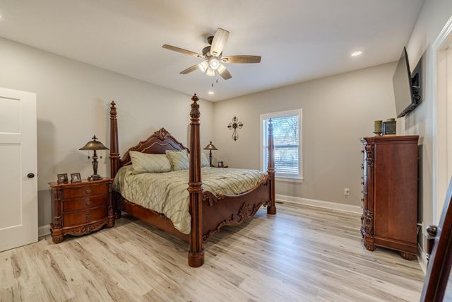 190 CORDOVA CV, Savannah, TN 38372