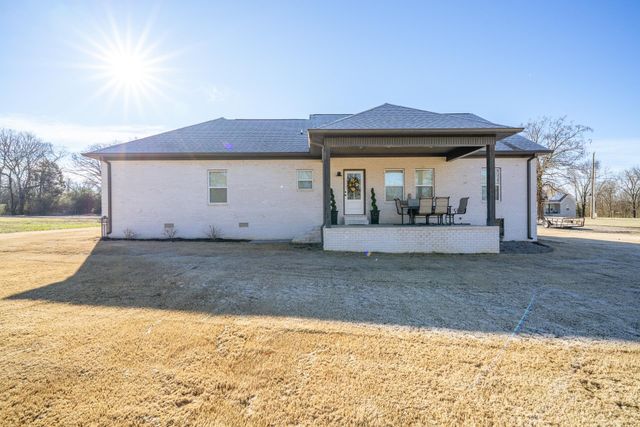 190 CORDOVA CV, Savannah, TN 38372