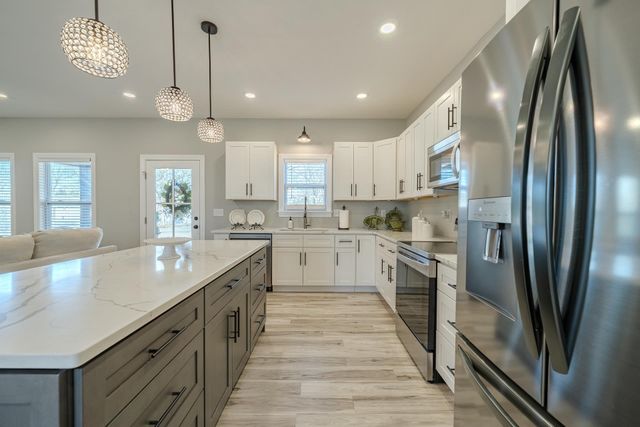 190 CORDOVA CV, Savannah, TN 38372