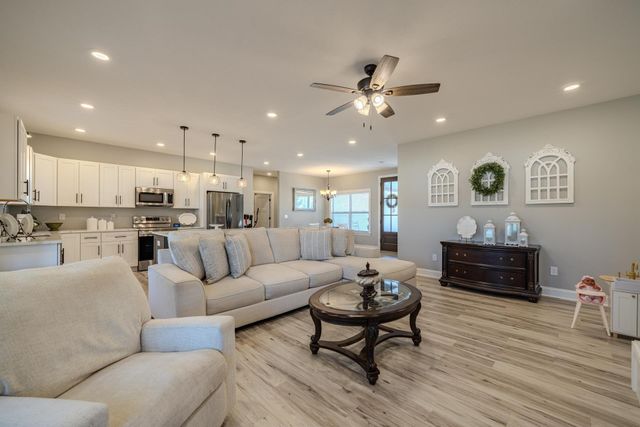 190 CORDOVA CV, Savannah, TN 38372