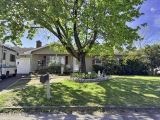 1616 2nd Avenue, Toms River, NJ 08757