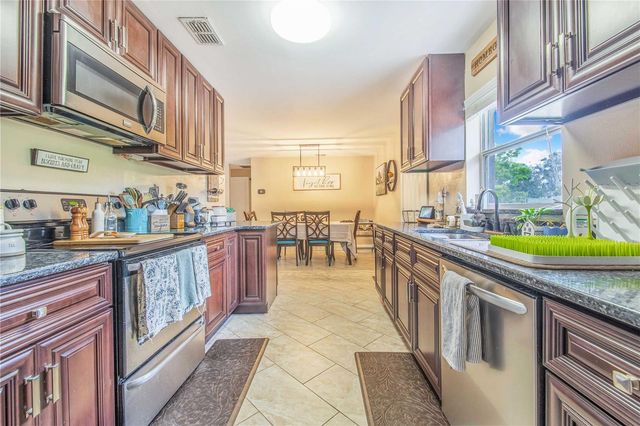 2569 CEDARWOOD DRIVE, Lake Wales, FL 33898