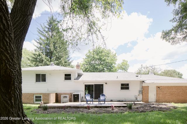 3824 Schlee Street, Lansing, MI 48910