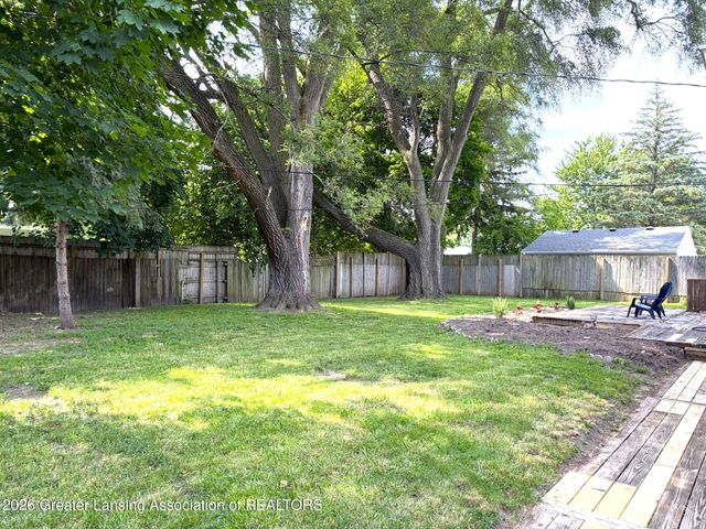3824 Schlee Street, Lansing, MI 48910