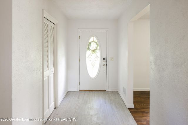 3824 Schlee Street, Lansing, MI 48910