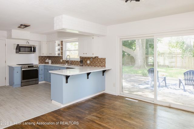 3824 Schlee Street, Lansing, MI 48910