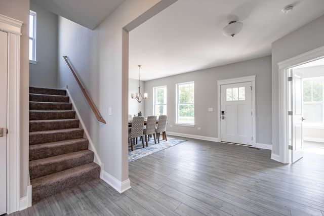 5916 Woody Creek Lane, Bettendorf, IA 52722