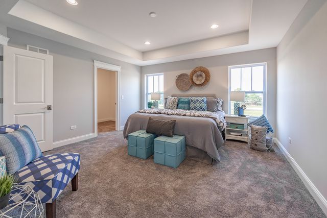 5916 Woody Creek Lane, Bettendorf, IA 52722