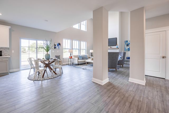 5916 Woody Creek Lane, Bettendorf, IA 52722