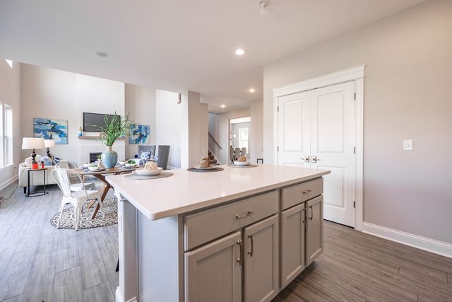 5916 Woody Creek Lane, Bettendorf, IA 52722