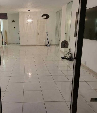 1965 S OCEAN Drive 9Q, Hallandale Beach, FL 33009