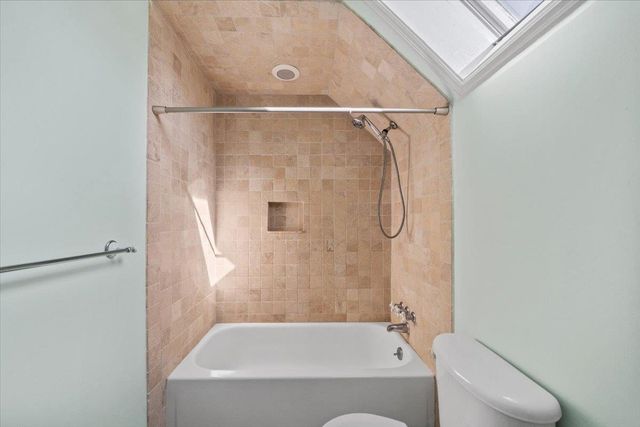 2069 VINTON AVE, Memphis, TN 38104