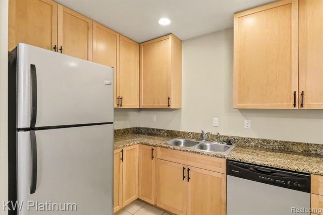 615 W Hancock Street, Detroit, MI 48201