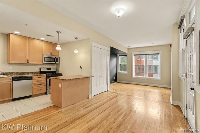 615 W Hancock Street, Detroit, MI 48201