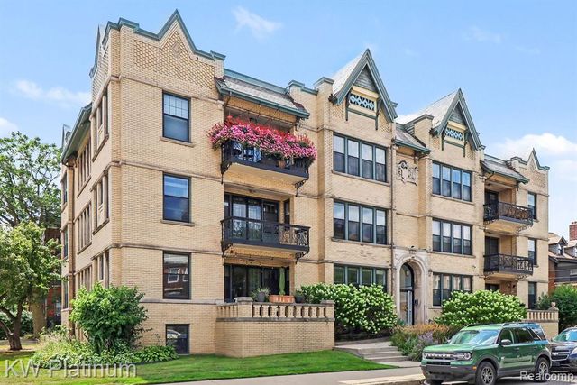 615 W Hancock Street, Detroit, MI 48201