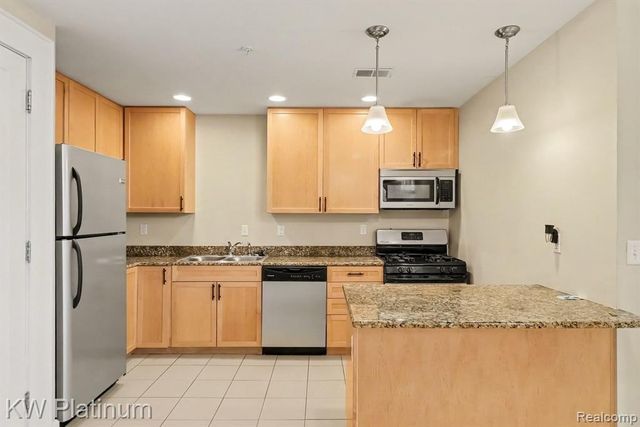 615 W Hancock Street, Detroit, MI 48201