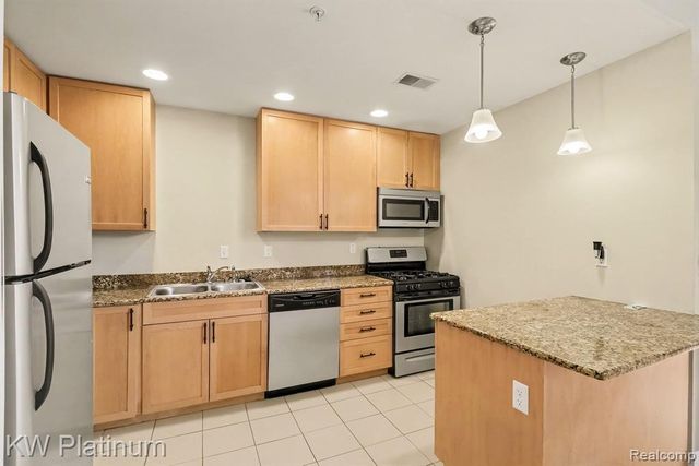 615 W Hancock Street, Detroit, MI 48201