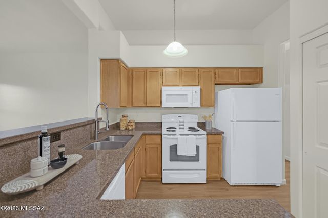 7667 E Park View Drive, Tucson, AZ 85715