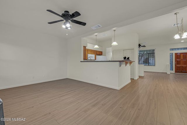 7667 E Park View Drive, Tucson, AZ 85715