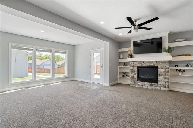8435 Ottawa Street, De Soto, KS 66018