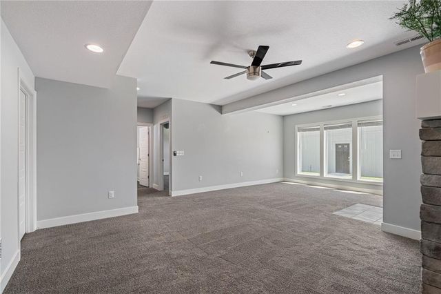 8435 Ottawa Street, De Soto, KS 66018