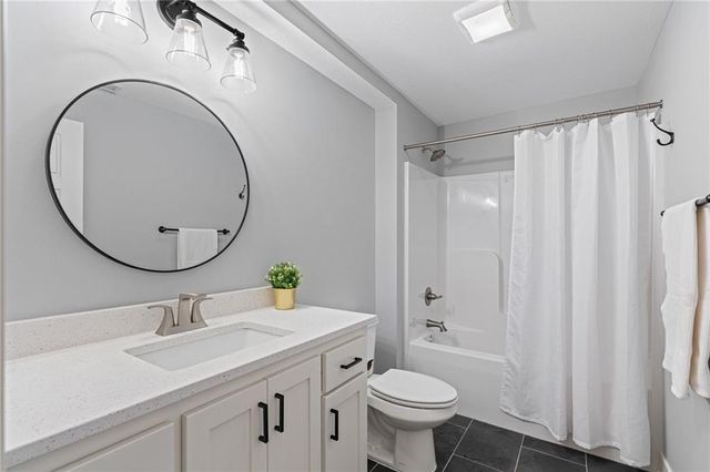 8435 Ottawa Street, De Soto, KS 66018