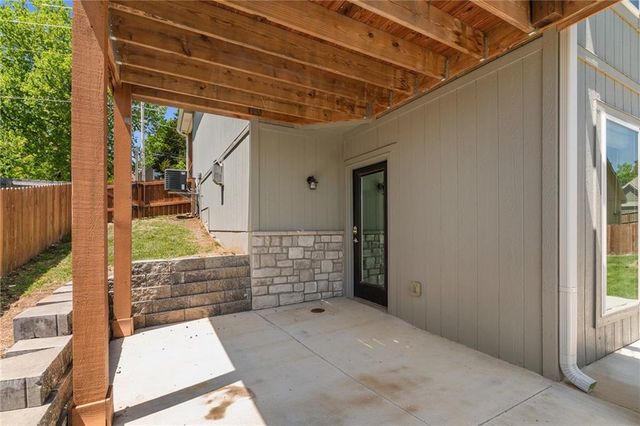 8435 Ottawa Street, De Soto, KS 66018