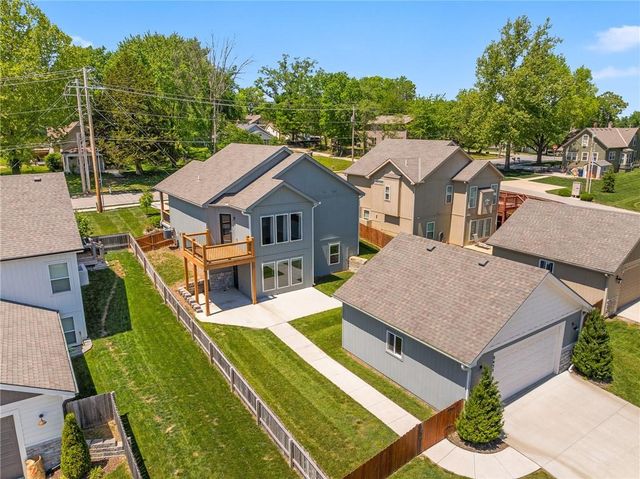 8435 Ottawa Street, De Soto, KS 66018
