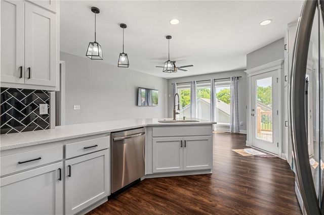 8435 Ottawa Street, De Soto, KS 66018