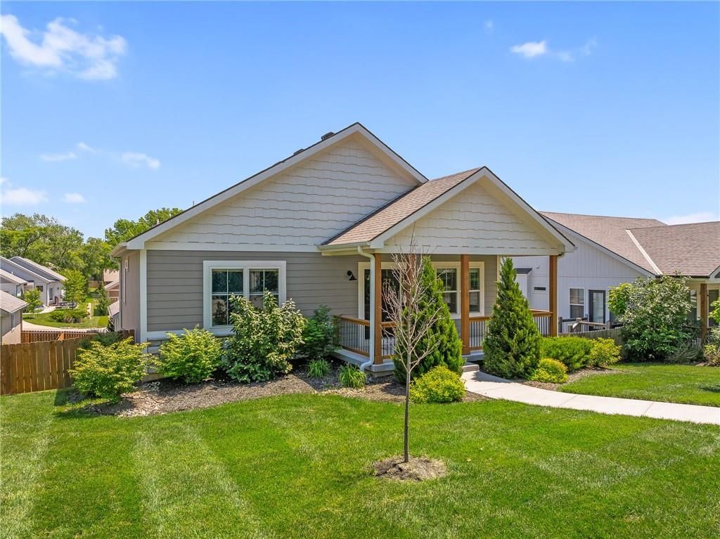 8435 Ottawa Street, De Soto, KS 66018