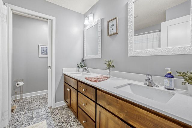 17821 Essex Lane, Farmington, MN 55044