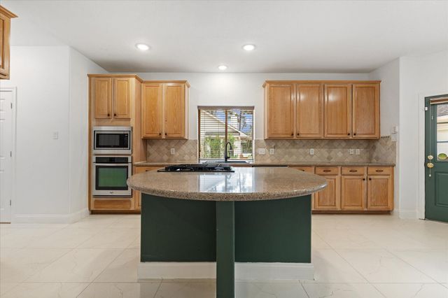 11707 Hillsgate Court, Tomball, TX 77377
