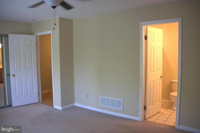 4302 FOX POINTE CT, Glen Mills, PA 19342